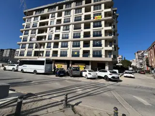 Sahile 1.ci Sırada Cadde Üzerinde 300m2 Kiralık Dükkan