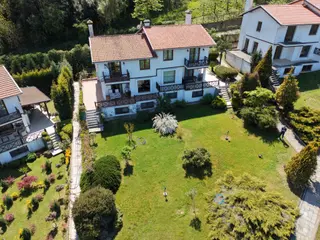 Sapanca Yanık’ta Site İçinde Göl Manzaralı Villa,