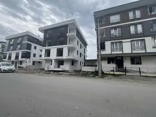 Kumbaşı Fırsat 2+1 Yüksek Kat Cadde Üzeri Otoparklı Site
