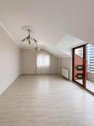 Doğu Gayrimenkulden Söğütlüde Kiralık 3+1 Daıre