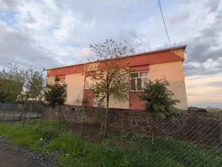 Diyarbakır'da 19 Dönüm +3 Müstakil Ev İle Birlikte Satılıktır.