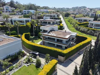 Urla Yenice Kekliktepe Bryela Sitesinde Satılık Müstakil Villa