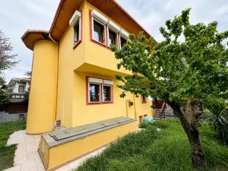 Üsküdar Çengelköy Ata-2 Sitesinde 300 M2 Tripleks Tekli Villa