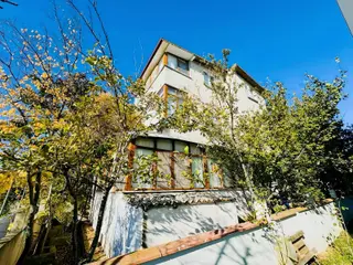 Uygun Fiyata Satılık Geniş Caddeye Cephe Kombi Petek Bağlı Villa