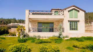 Çırağan Gayrimenkul'den Güllübağ'da Satılık Doğal Taş Villa
