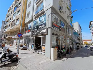 Yeni Mahalle Cadde Üzeri Köşe Dükkan Satılık