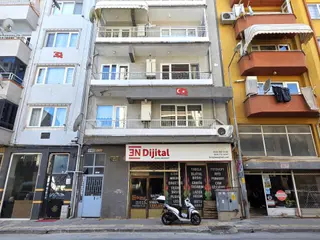 C21 Cius; Merkezi Konumda Arakat Masrafsız 3+1 Satılık Daire