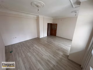 Elegant Life'dan Şimal Avm Yolu Üzeride 140 M2 Satılık Daire