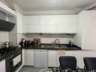 Recep Ümit'ten Kumlubel'de Sıhhıye Tramvay Durağının Yakında Satılık 2+1 Ara Kat Daire