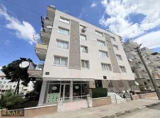 Kale'den Ergenli Sitesi'nde Ara Kat Temiz 3+1
