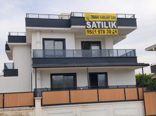 Edremit Hamidiye Mahallesinde Villalar Bölgesinde Satılık Geniş Bahçeli Sat