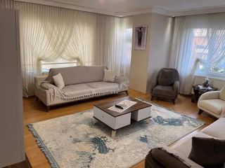 3+1 3. Kat Masrafsız 145 M2 Daire