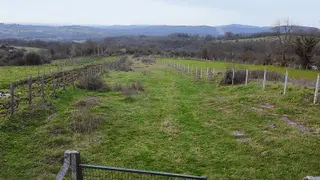 Duraçalıda Resmi Yollu İmarlı Manzaralı Arazi