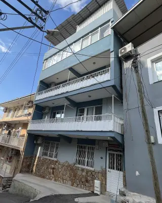 Bornova Naldöken'de Bakımlı 4 Katlı Bina Komple Satılık