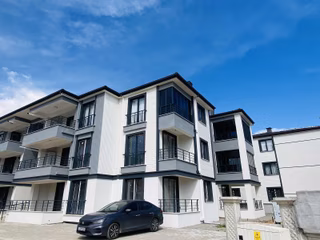 Prestijden Geniş Balkonlu Asansörlü Sıfır 1+1 Daire
