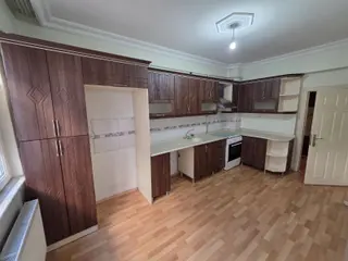 Emlak Dünyası Gym'den Çaykara Cad Kiralık 3+1 Daire