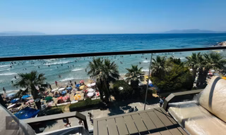 Kuşadası Kadınlardenizinde Satılık 2+1 Yalı Dairesi