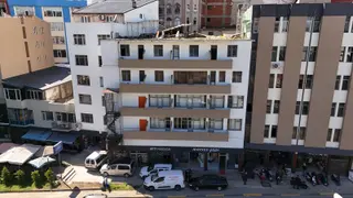 Ganita Tünel Çıkışı Çömlekçi'de Anayol Üzeri Komple Satılık Bina