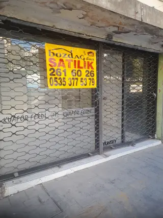 İzmir Konak İnönü Caddesinde Satılık Dükkan.