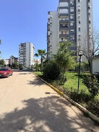 Meydankavağında Site İçi Tramvaya Yakın Manzaralı Geniş Arakat
