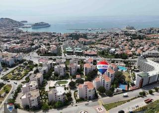 Ege Mah. Batı Ege Yalıkent Sitesi'nde Satılık 3+1 Daire
