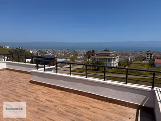 Çatalçam Deniz Manzaralı 385m² İçerisinde Kışbahçeli Lüks Villa!