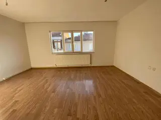 Ali Rıza Okulu Dibinde 3+1 Kiralık Doğalgazlı Temiz Daire