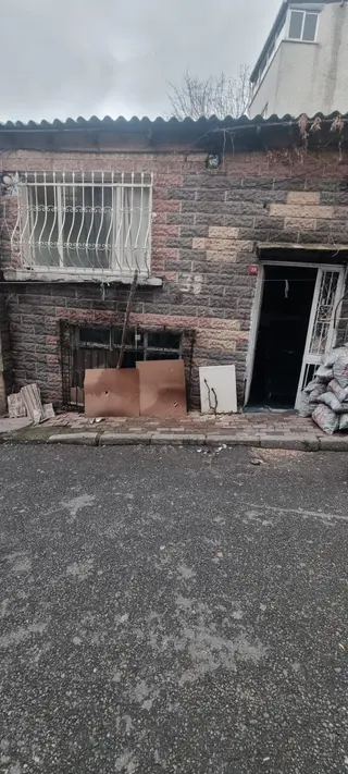 Fatih Ayvansaray Mahallesinde / 61m2/ 2 Katlı Satılık Bina