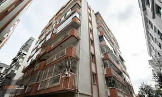 Şemikler'de 3+1 Tadilatlı Çift Balkonlu 110 M2