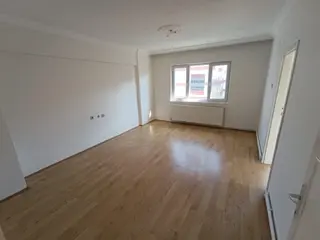 Acil Satılık Plevne Mah De Katta Masrafsız 3+1 Daire