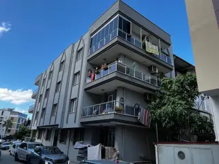 Kuşadası Davutlar Mahallesinde Satılık 2+1 Daire