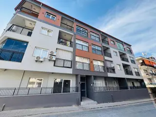 Kuşadası Davutlar'da Ara Kat Ebeveyn Banyolu Satılık 2+1 Daire Kuşadası Davutlar'da Ara Kat Ebeveyn Banyolu Satılık 2+1 Daire