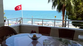 3 Odadan Da Deniz Manzaralı Full Eşyalı Kafa Daire Sahibinden Satılık