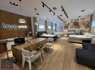 Cadde Üstü Devren Kiralık Mobilya Mağazası