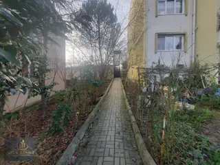 Camili Minibüs Durağı Yanında Manzaralı Kiralık Daire