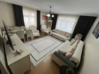 Yunus Emre Cad. Basın Cad. Yakını Orta Kat 3+1 Bağımsız Ön Cephe