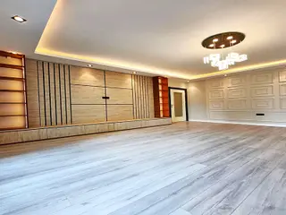 Cadde34'den Zafer Mahallesinde Aile Sitesinde Kapalı Otoparklı Ebeveyn Banyolu 3+1 Daire