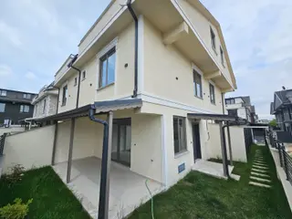 Deniz'den 3+1 Merkezi Konumda, Bahçeli Satılık Villa
