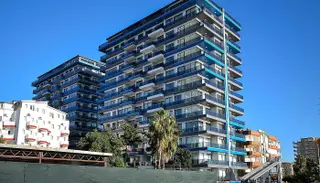 Alanya Mahmutlar'da Denize Sıfır Sitede 2+1 Eşyalı Daire