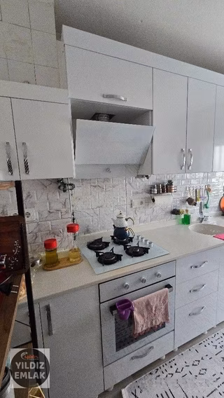 Ortatepe Cd Saimekadın Mh 3+1 .kat Ön Cephe Full Yapılı Satılık Daire Yıldız Emlak'tan