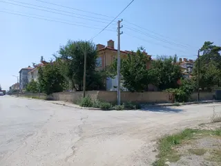 Akçay Emlak'tan Akşehir Yeni Mahallede Doğalgazlı İki Daireli Satılık Müstakil Ev
