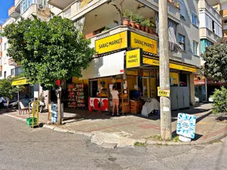 Alanya Merkezde Satılık 25 M2 İşlek Cadde Üzerinde Köşe Dükkan