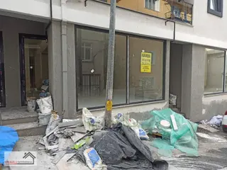 Selçukbey Cad Aralığı 97 M2 Satılık Dükkan