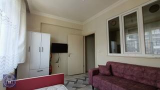 Şehir Mrk.de Vazoya Ve Menderes Cad. Yakın Konumda Eşyalı Apart