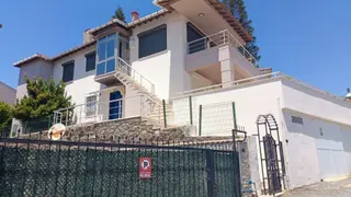 Çeşme Dalyan'da Marina'ya Yürüme Mesafesinde Sezonluk Kiralık Daireler