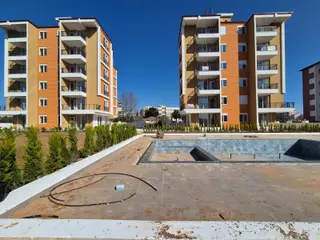 Sütçüler'de Kepez Dev Hast 800m Ebeveyn Bny Havuzlu 2+1 Daire