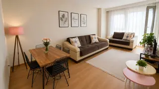 Alibeyköy'de Sitede 2+1 Satılık,t5 Tramway Ve (m7 Metro) 300 Mt