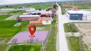 Asfalt Yola 23m Cepheli Senir Merkeze 500m Mesafede Tarla