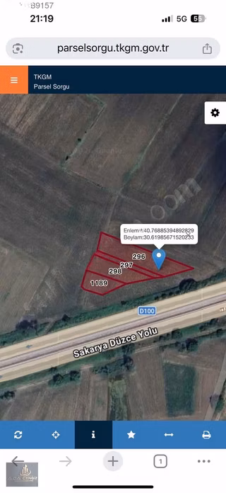 Akyazı Osmanbey Köyünde 260 M2 E -5 Yolu Üzeri Tarla
