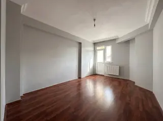Anadolu Üni. Karşısı - Çift Balkon Cadde Üzeri Kiralık 1+1 Daire Anadolu Üni. Karşısı - Çift Balkon Cadde Üzeri Kiralık 1+1 Daire